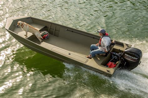 With a Mod-V bow and a flat bottom at the transom, the MT-series riveted aluminum jon boats are stable, smooth, and versatile-and the Lowe L1652MT is a great choice for hunting, fishing, or any other on-the-water job you need done. . Johnboats for sale